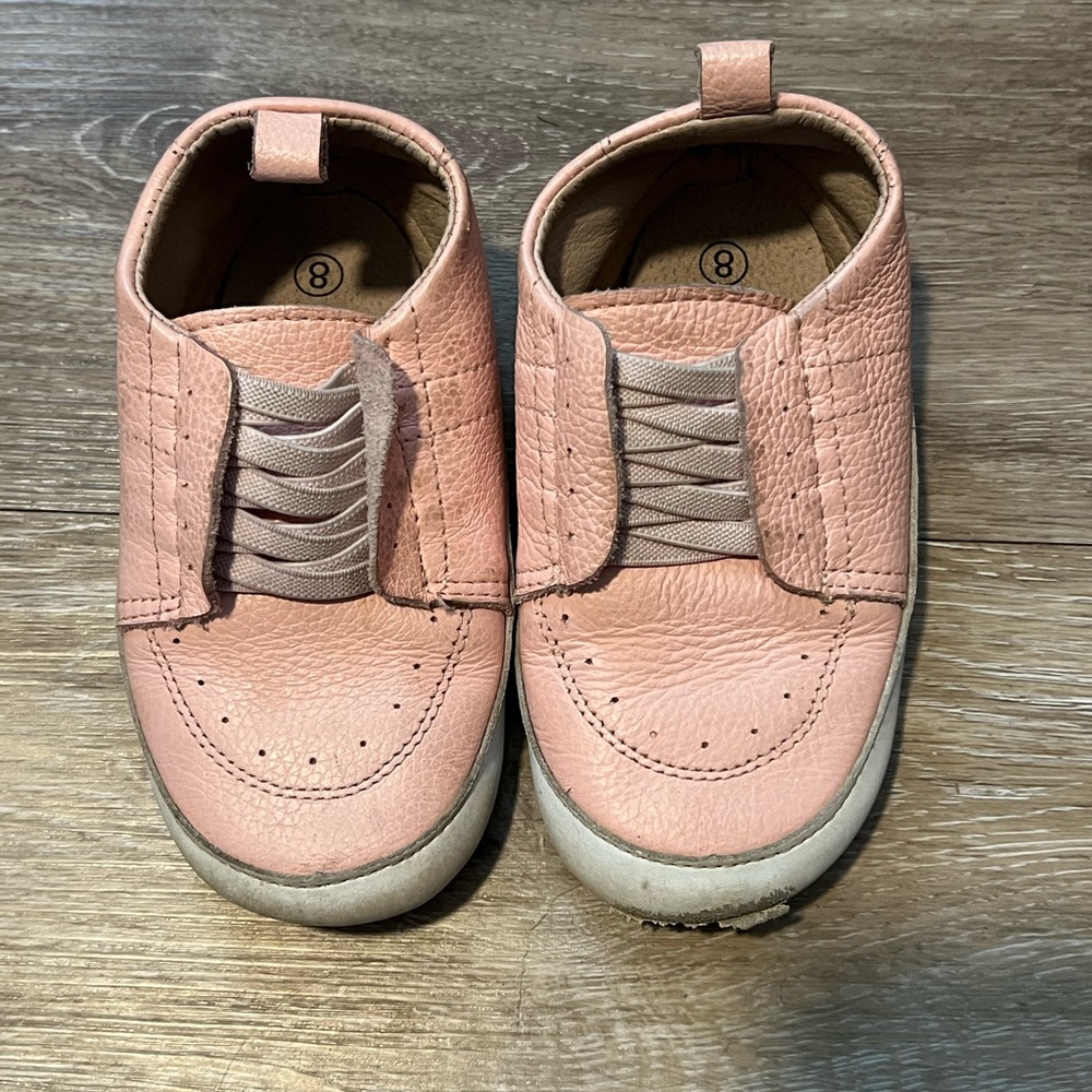 Little love bug size 8 shoes • Kids Pink Leather Shoes
